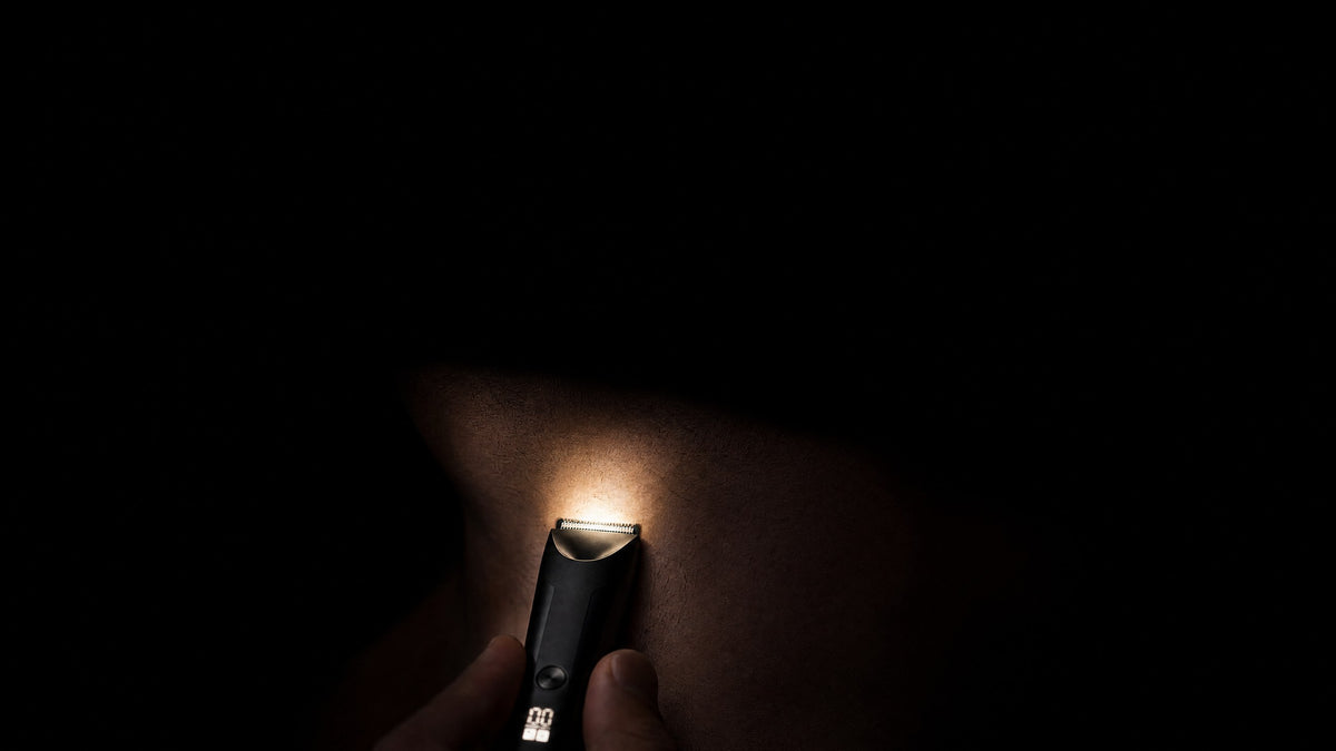 Het LED-licht van de Groom Guard verlicht de huid in het donker