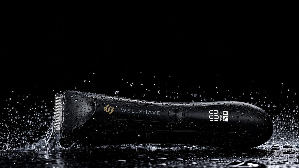 De Groom Guard liggend, overspoeld met water